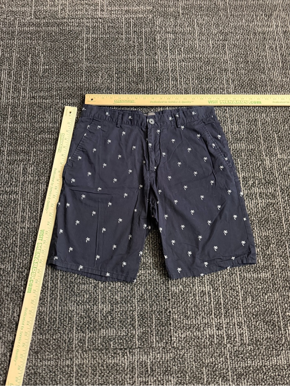 H&M Mens Navy Blue Palm Tree Embroidered Chino Shorts Size 31 Regular Fit